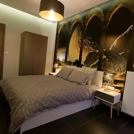 Spacious Designed Apartment *
