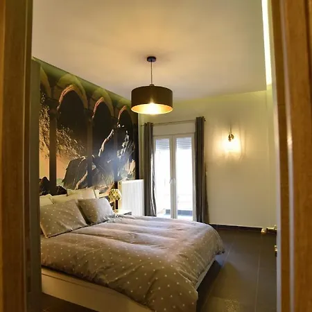Apartment Spacious Designed *